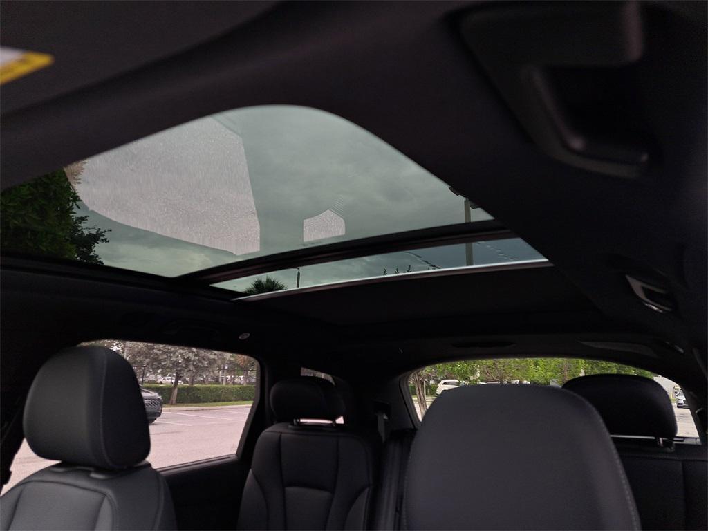 new 2025 Audi Q7 car, priced at $74,795