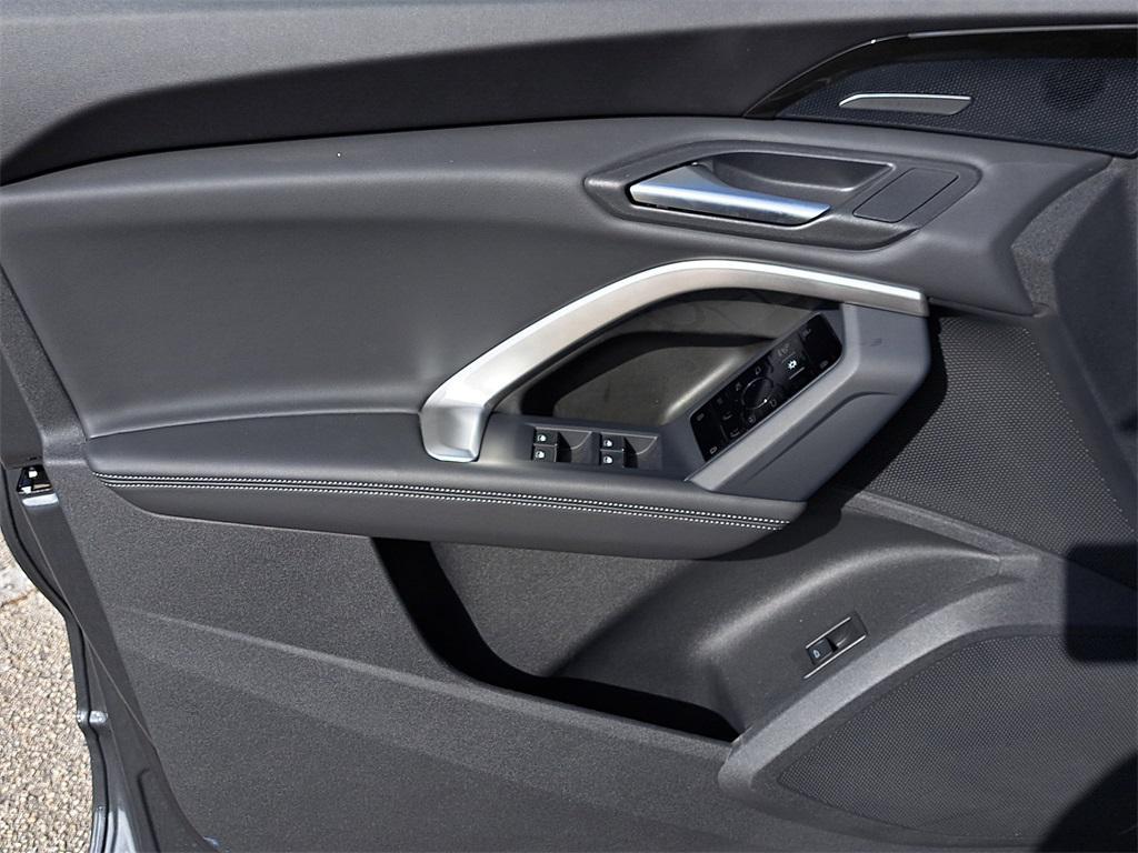 new 2025 Audi Q5 car, priced at $61,390
