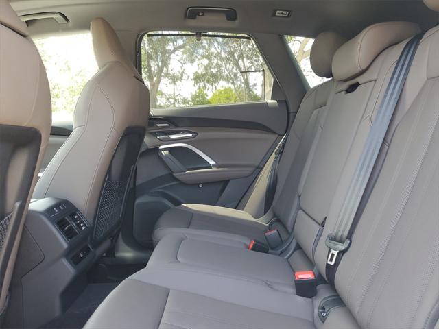 new 2025 Audi Q5 car, priced at $60,975