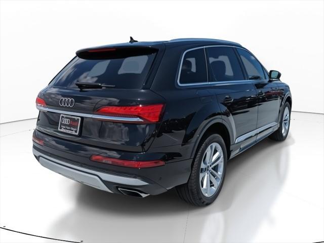 new 2025 Audi Q7 car, priced at $70,875