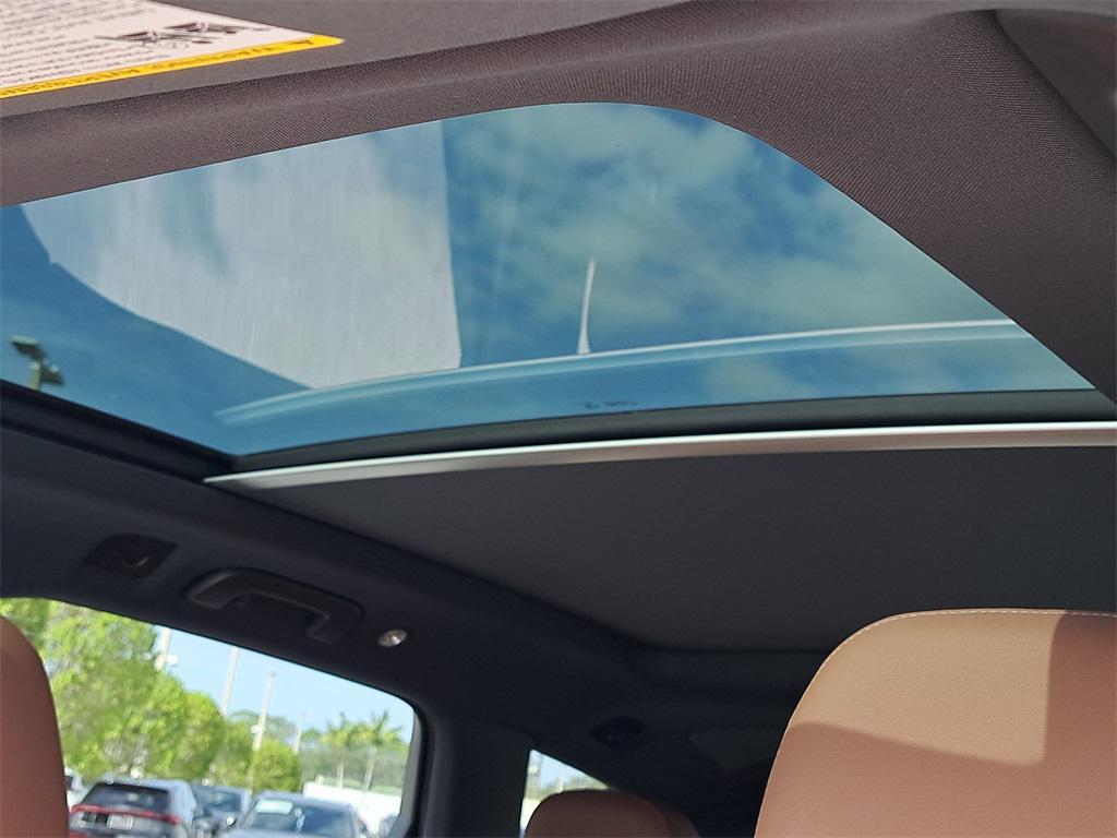 new 2026 Audi Q7 car, priced at $67,895