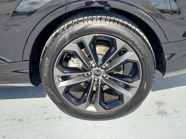 new 2025 Audi Q7 car, priced at $74,450