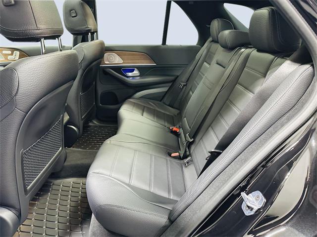 new 2025 Mercedes-Benz GLE 580 car, priced at $96,595