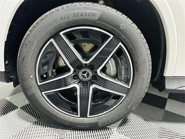 new 2025 Mercedes-Benz GLC 300 car, priced at $56,335