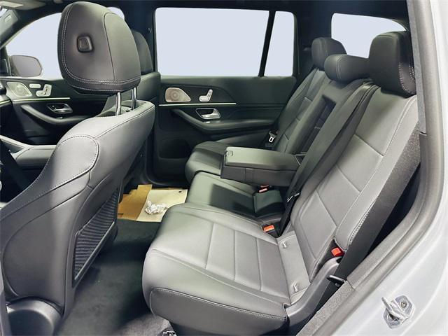 new 2025 Mercedes-Benz GLS 450 car, priced at $95,865
