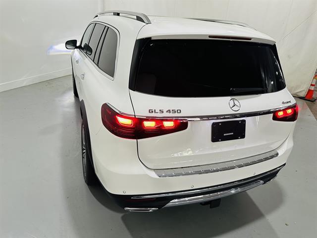 new 2024 Mercedes-Benz GLS 450 car