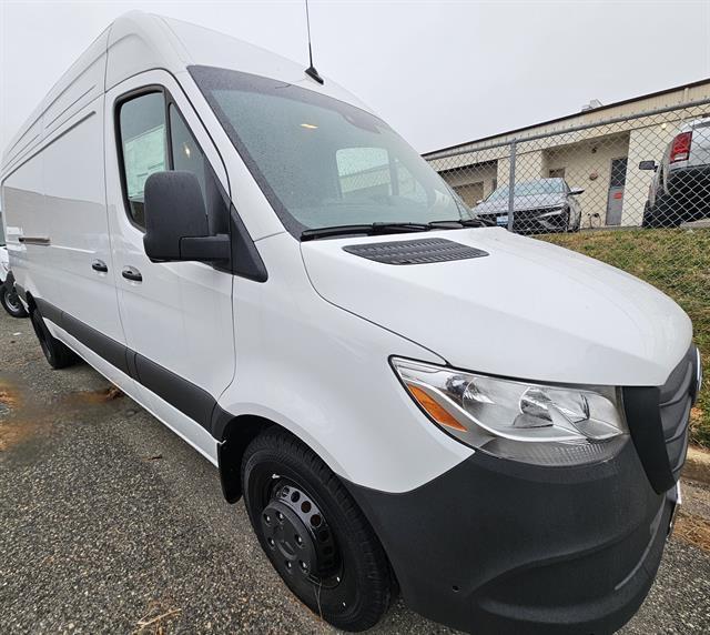 new 2024 Mercedes-Benz Sprinter 3500 car, priced at $69,187