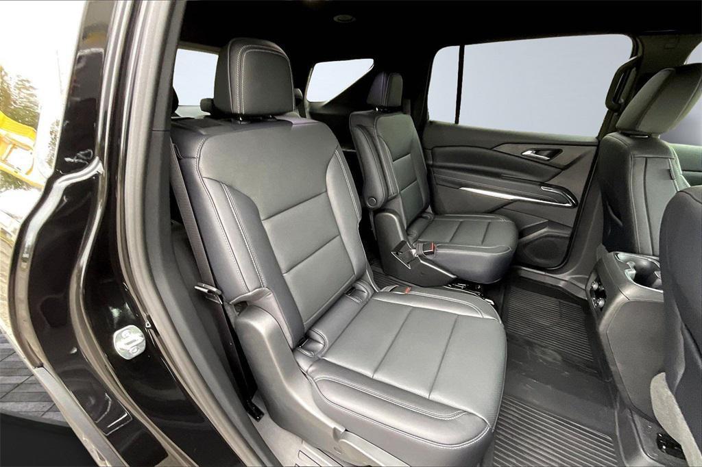 new 2026 Chevrolet Traverse car, priced at $44,130