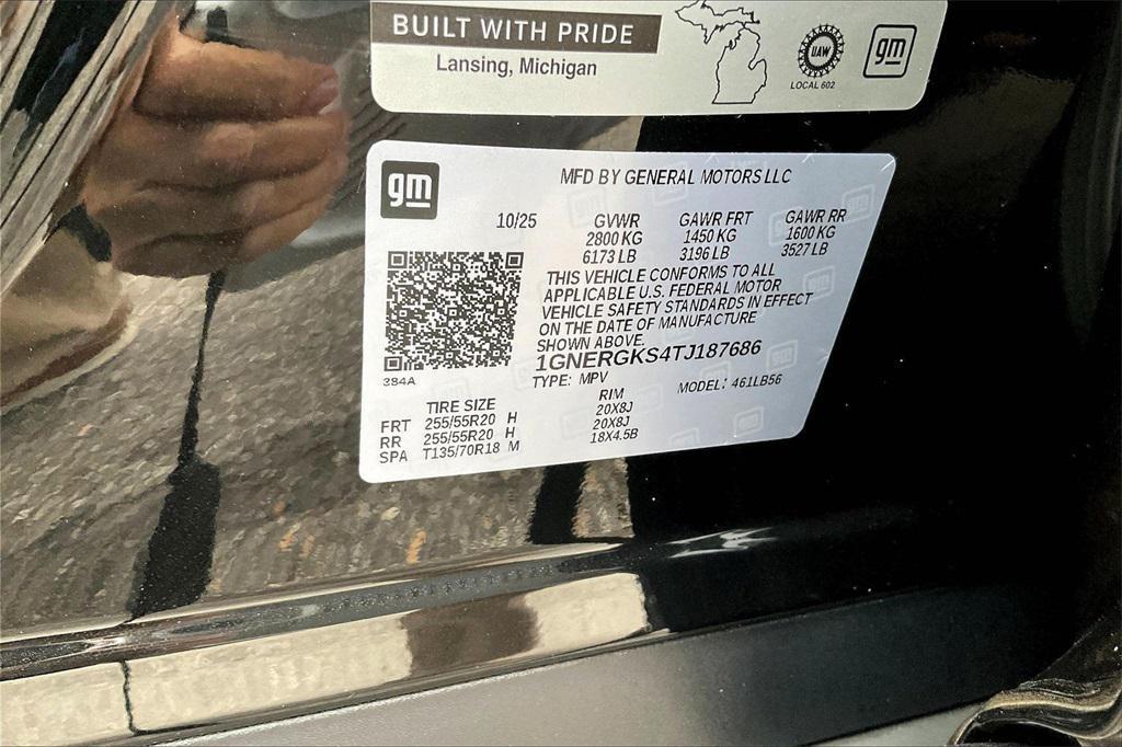 new 2026 Chevrolet Traverse car, priced at $44,130