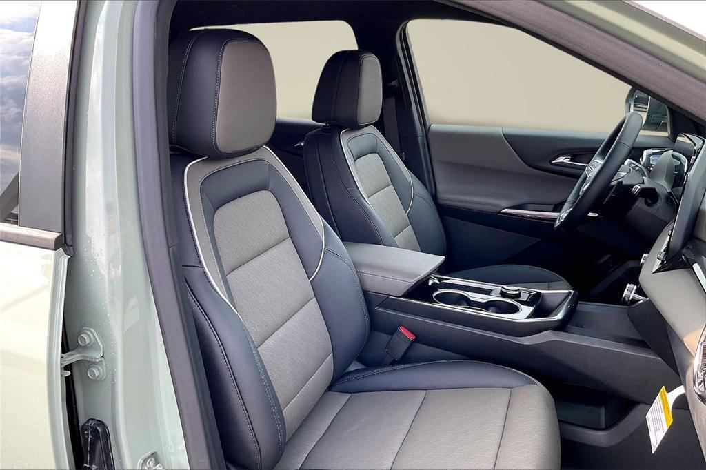 new 2026 Chevrolet Equinox car, priced at $31,310