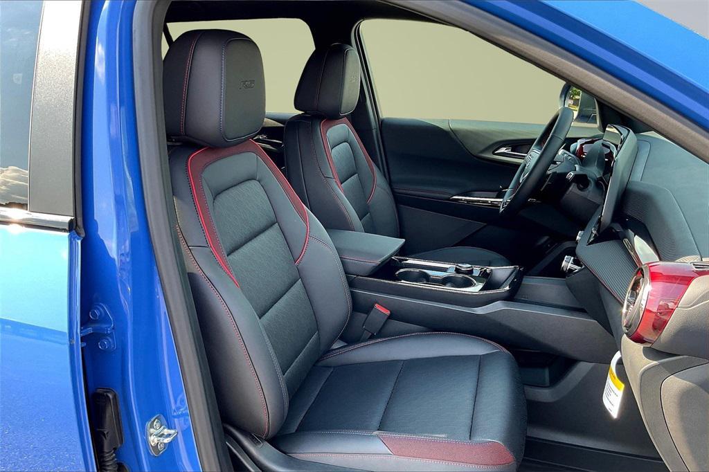 new 2025 Chevrolet Equinox car, priced at $33,090