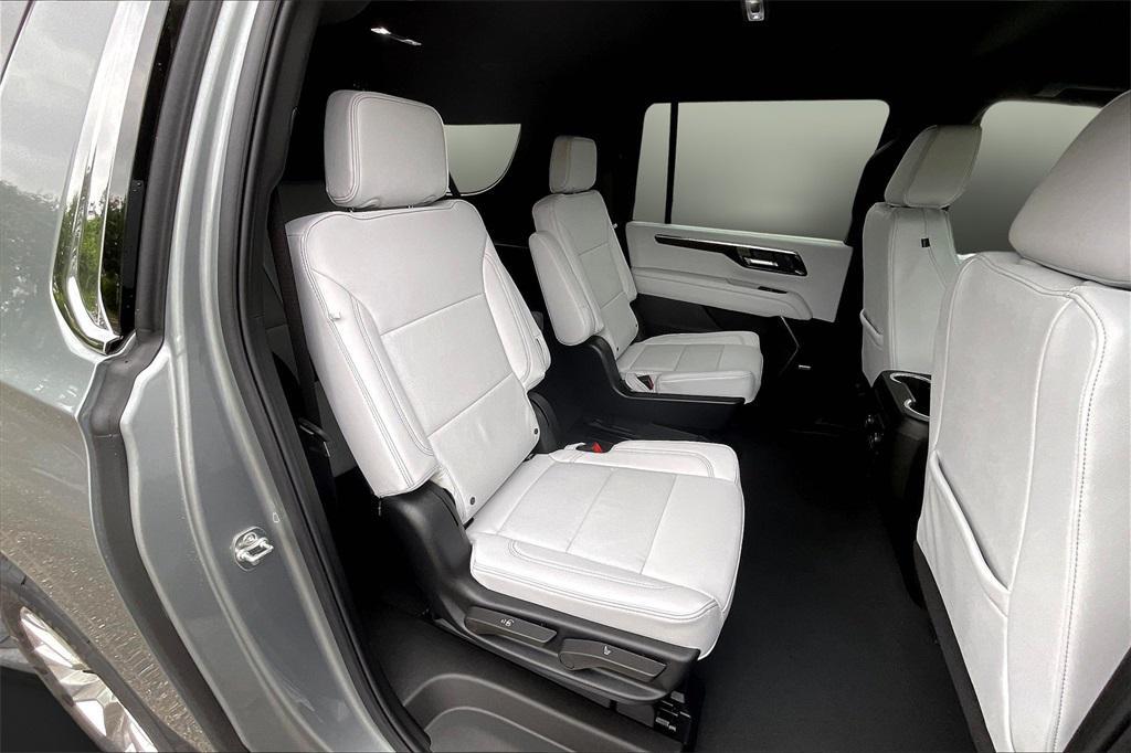 new 2025 Chevrolet Suburban car, priced at $72,095