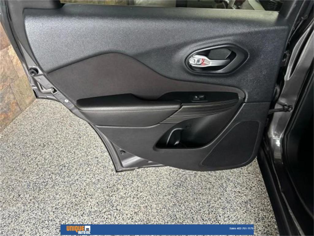 used 2016 Jeep Cherokee car, priced at $9,300