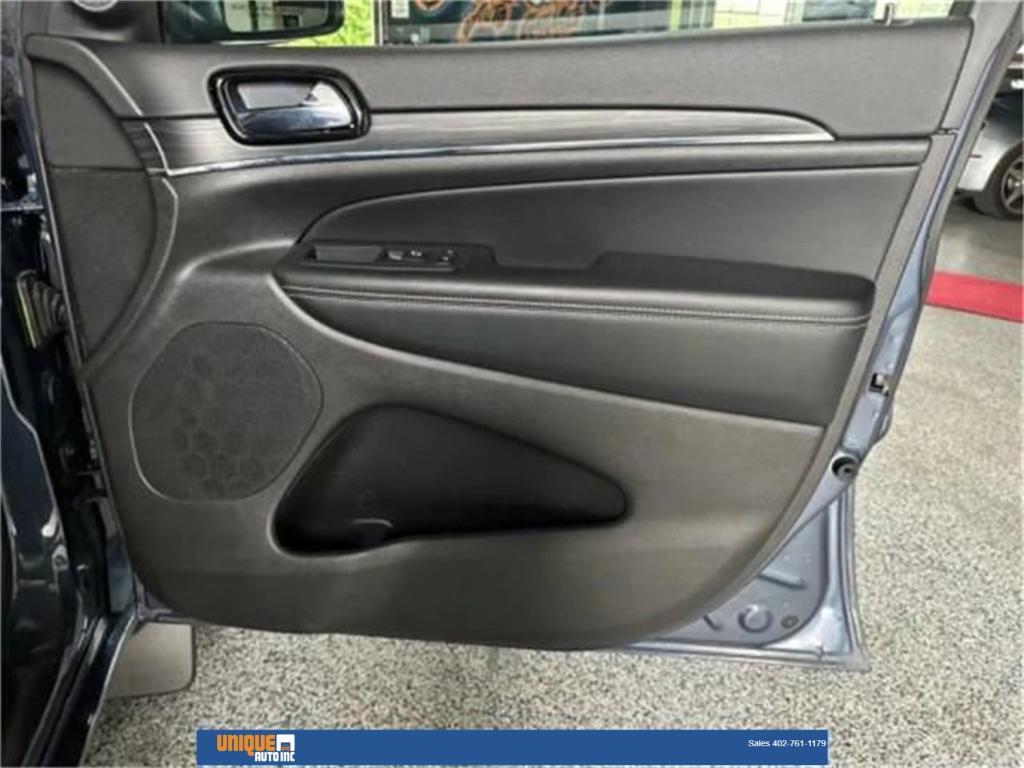 used 2021 Jeep Grand Cherokee car, priced at $23,562
