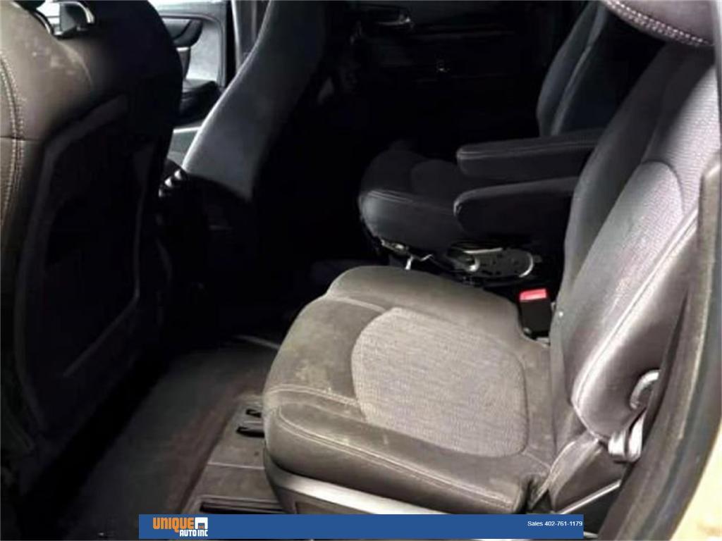 used 2015 Chevrolet Traverse car, priced at $9,200
