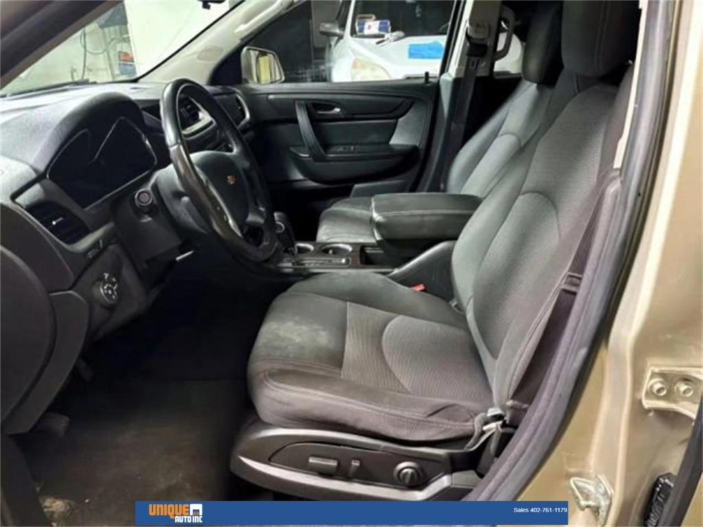 used 2015 Chevrolet Traverse car, priced at $9,200