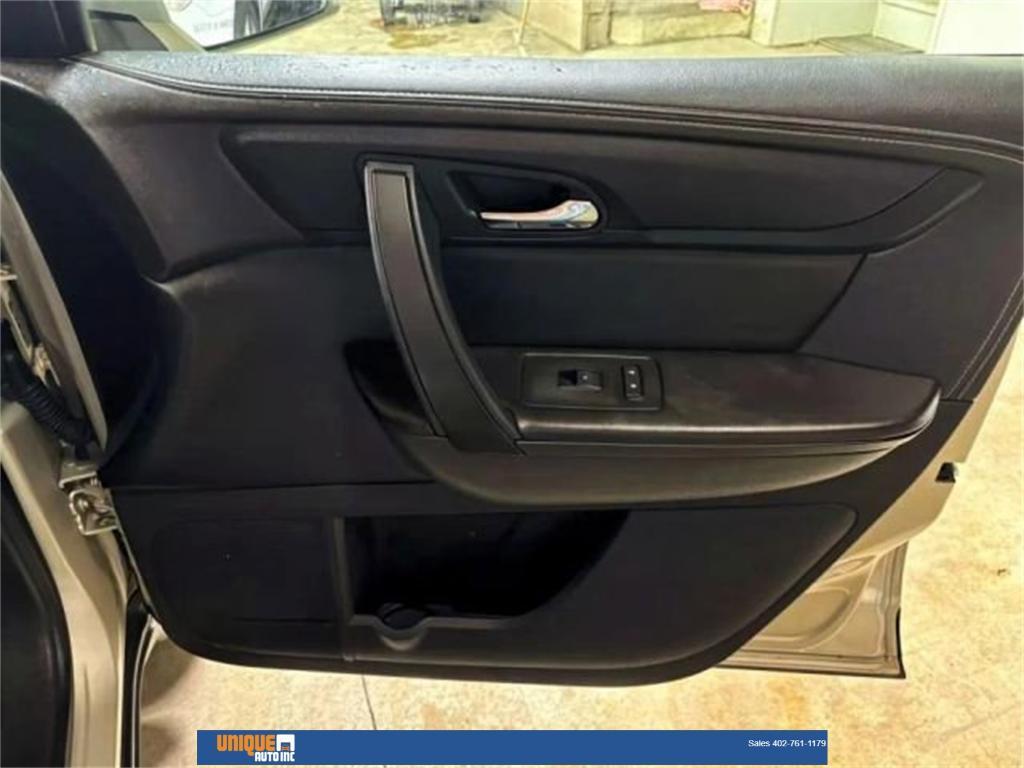 used 2015 Chevrolet Traverse car, priced at $9,200