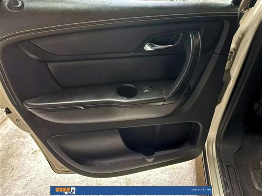 used 2015 Chevrolet Traverse car, priced at $9,200