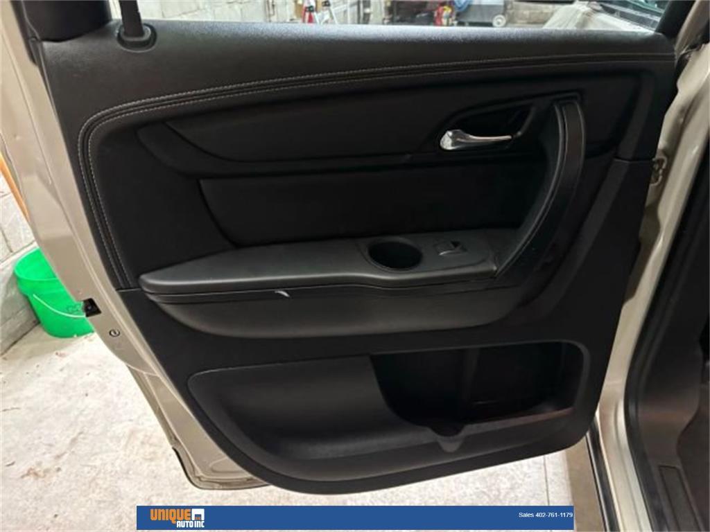 used 2015 Chevrolet Traverse car, priced at $8,600