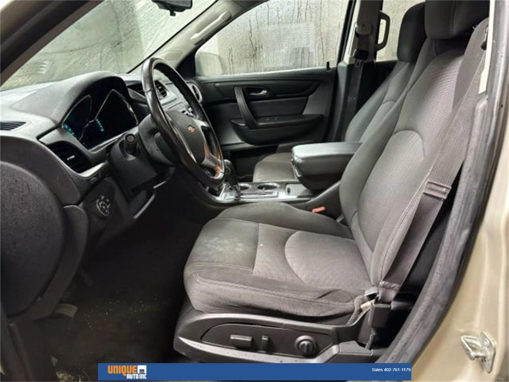 used 2015 Chevrolet Traverse car, priced at $9,200