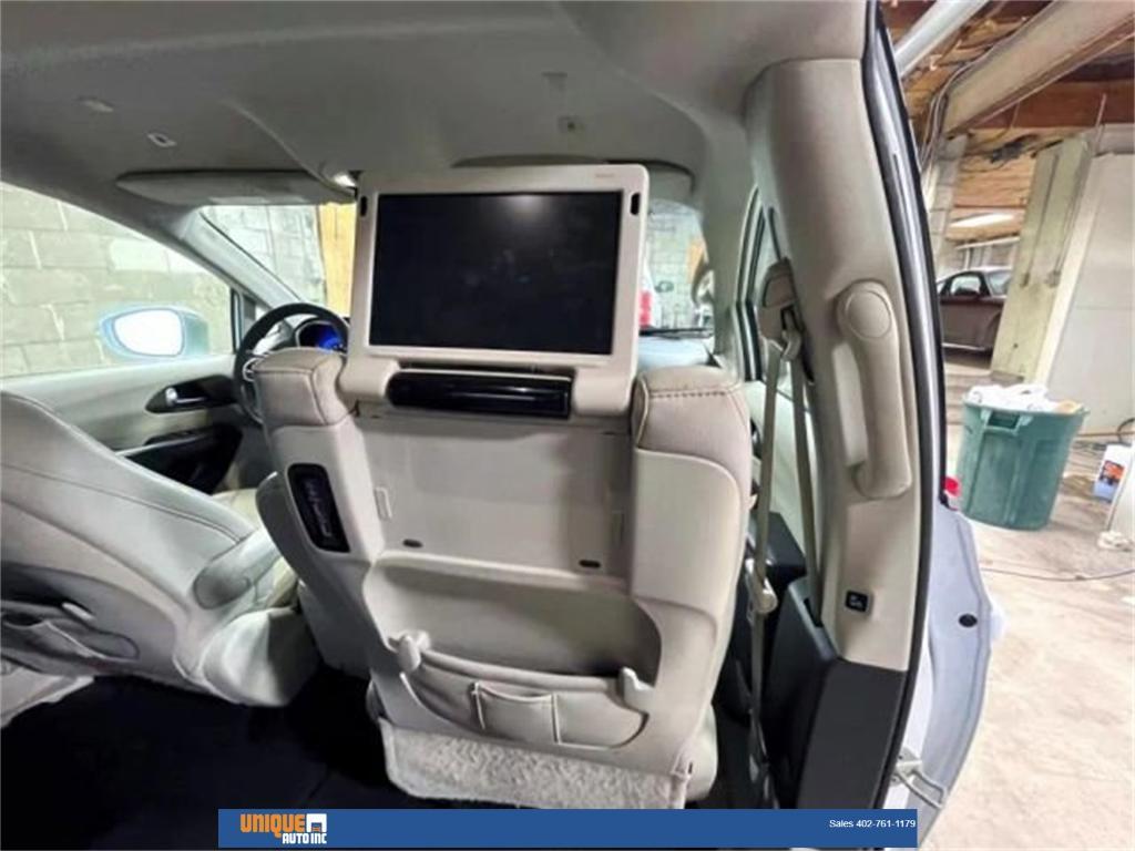 used 2019 Chrysler Pacifica car, priced at $16,520