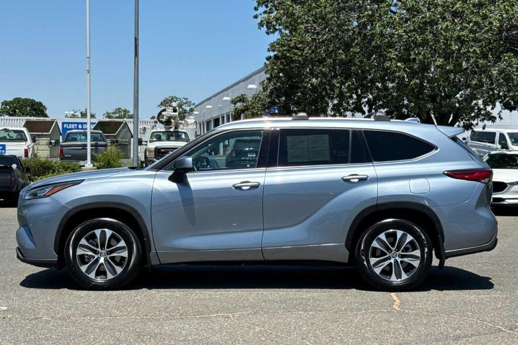 used 2020 Toyota Highlander car, priced at $28,561