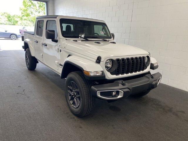 new 2024 Jeep Gladiator car, priced at $39,460