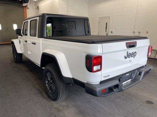 new 2024 Jeep Gladiator car, priced at $39,460