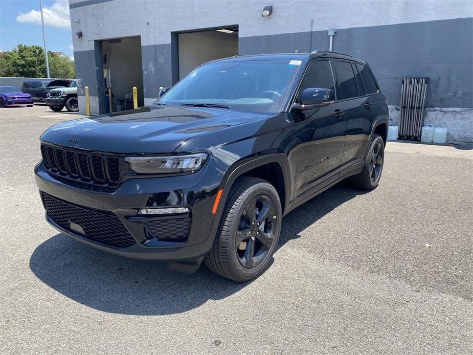 new 2024 Jeep Grand Cherokee car, priced at $45,922