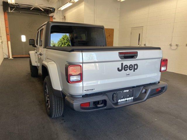 new 2024 Jeep Gladiator car, priced at $40,437