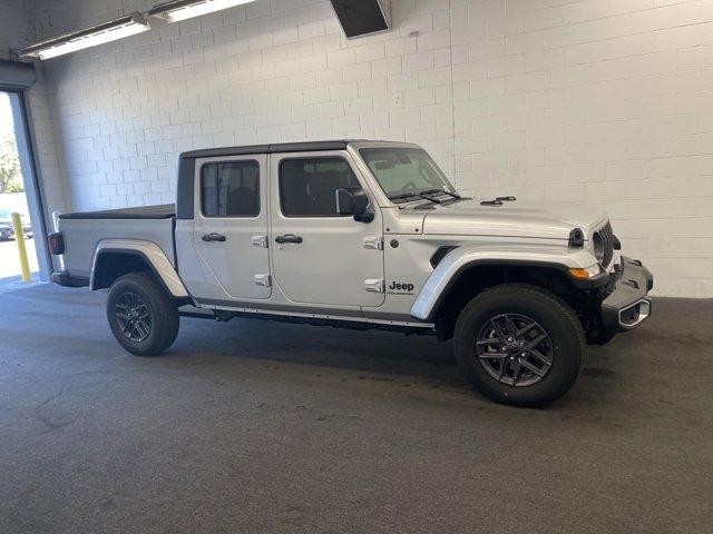 new 2024 Jeep Gladiator car, priced at $40,437