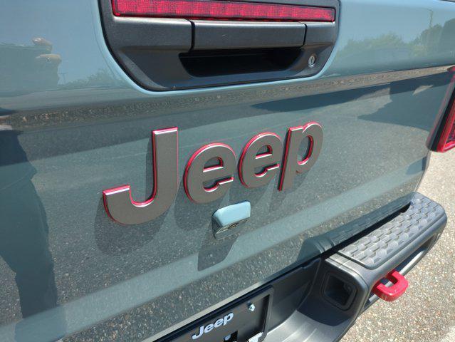 new 2025 Jeep Gladiator car, priced at $45,578