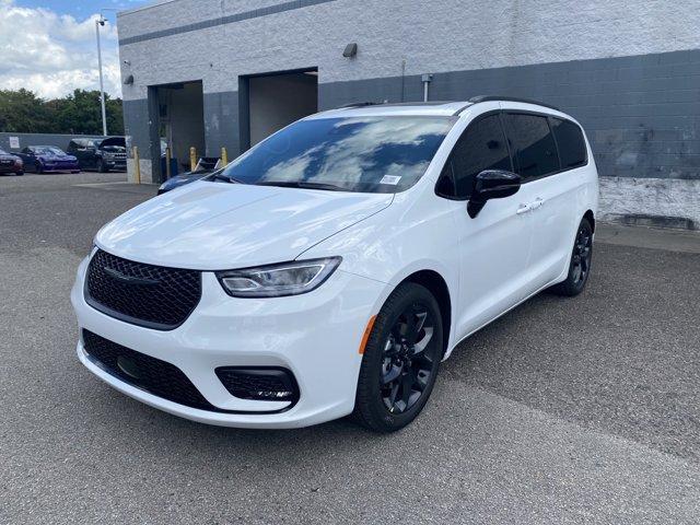 new 2024 Chrysler Pacifica car, priced at $35,969