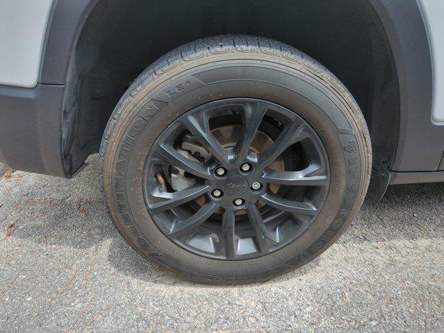 used 2021 Jeep Cherokee car, priced at $18,663