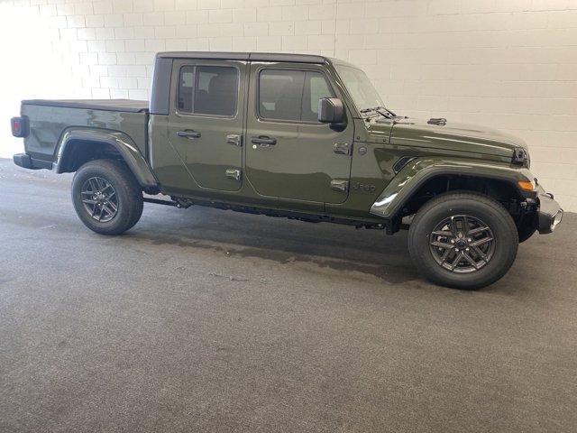 new 2024 Jeep Gladiator car, priced at $39,937