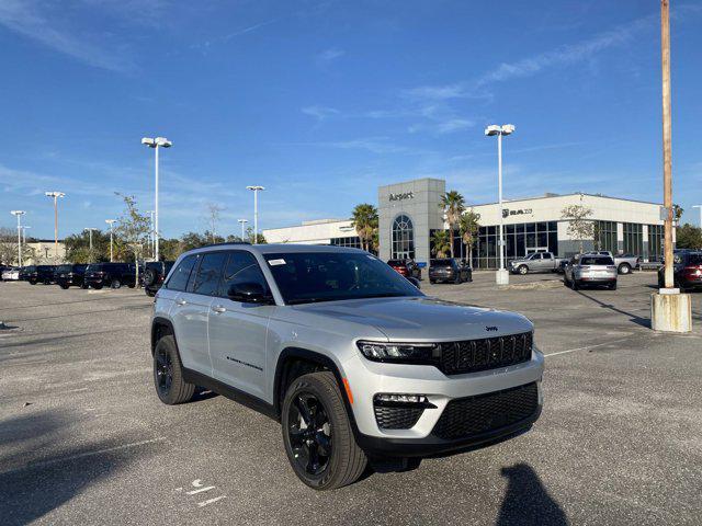 new 2025 Jeep Grand Cherokee car, priced at $43,997