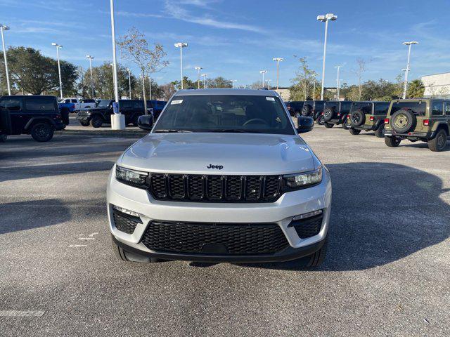 new 2025 Jeep Grand Cherokee car, priced at $43,997