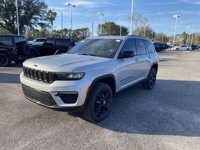 new 2025 Jeep Grand Cherokee car, priced at $43,997