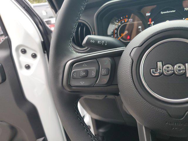 new 2025 Jeep Gladiator car, priced at $43,674