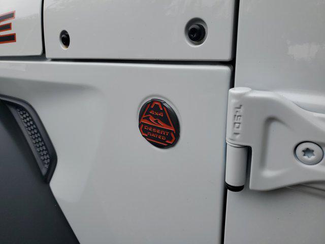 new 2025 Jeep Gladiator car, priced at $43,674