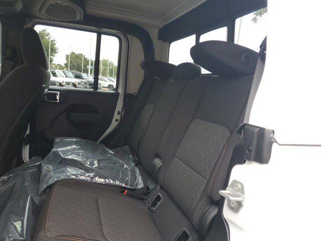 new 2025 Jeep Gladiator car, priced at $43,674