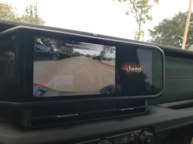 new 2025 Jeep Gladiator car, priced at $43,674