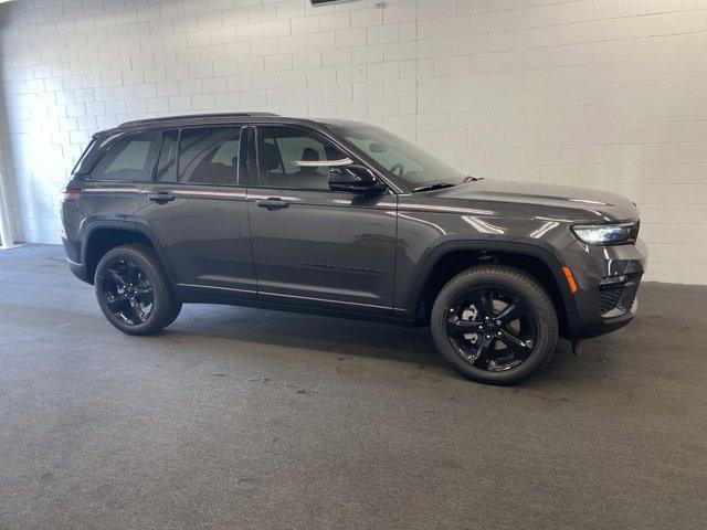 new 2024 Jeep Grand Cherokee car, priced at $45,921