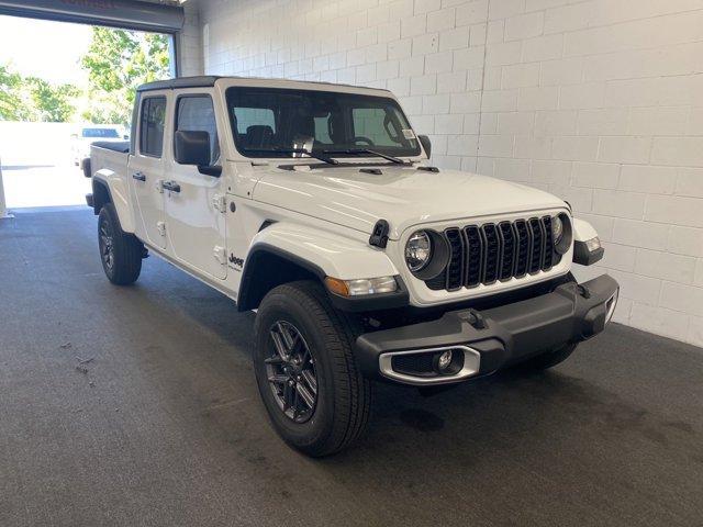 new 2024 Jeep Gladiator car, priced at $39,460