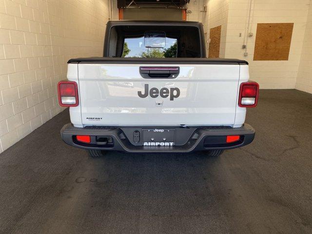 new 2024 Jeep Gladiator car, priced at $39,460