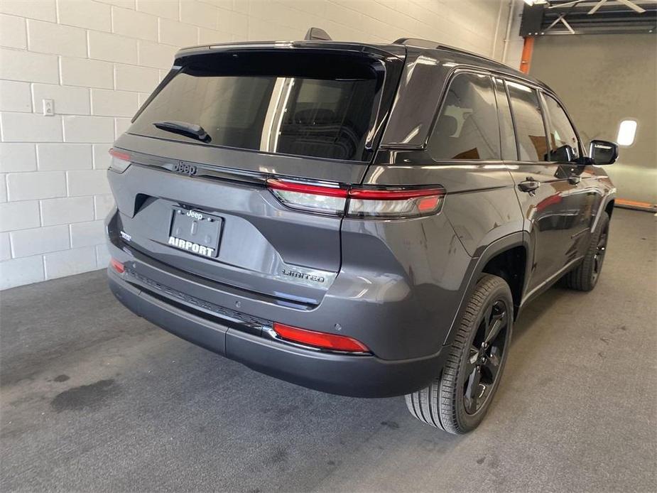 new 2024 Jeep Grand Cherokee car, priced at $45,921