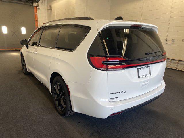 new 2024 Chrysler Pacifica car, priced at $38,412