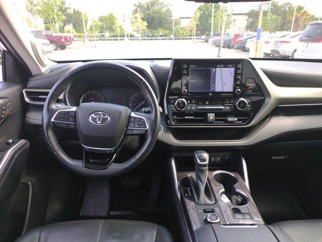 used 2020 Toyota Highlander car, priced at $28,990