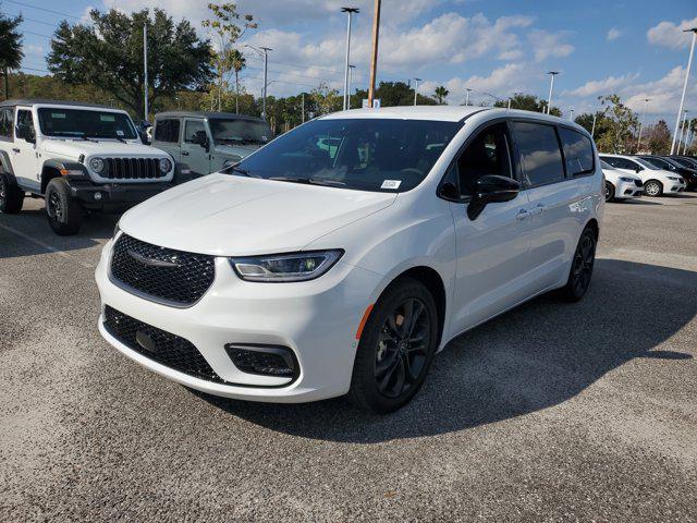 new 2026 Chrysler Pacifica car, priced at $35,112