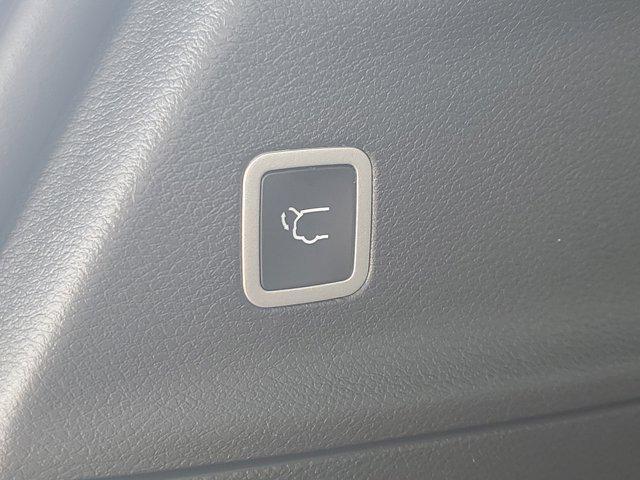 new 2025 Chrysler Pacifica car, priced at $50,370